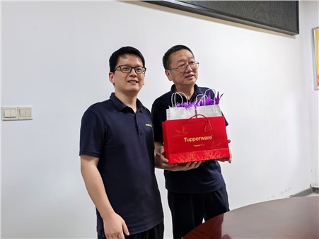 致敬韶華，感恩同行 